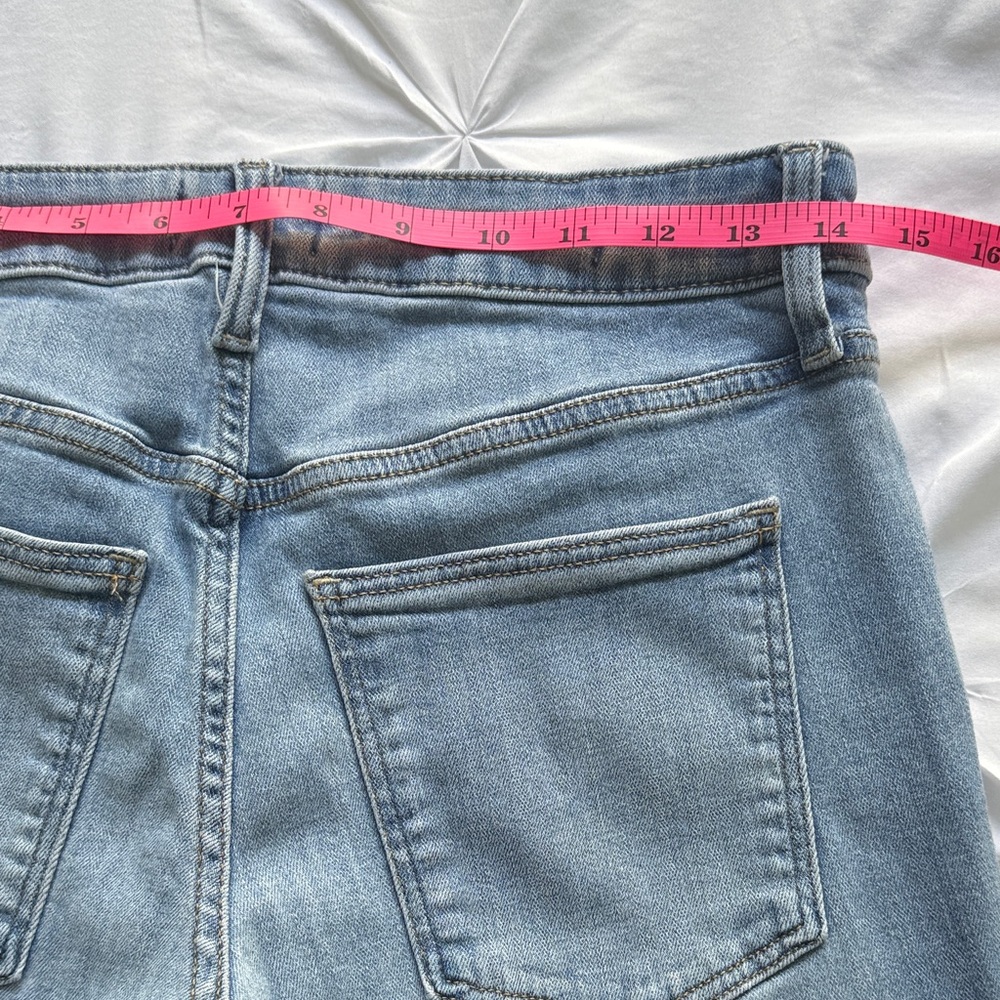 Universal Thread Women's Straight Leg Jeans - Light Blue - Picture 2 of 5